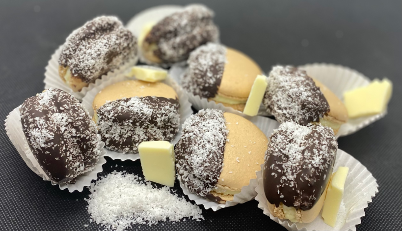 coconut macaron copertina