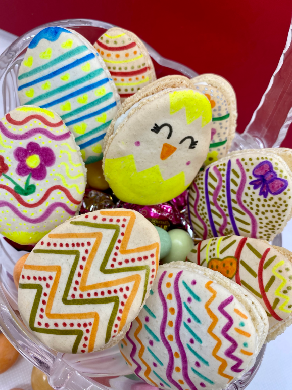 easter eggs macaron copertina