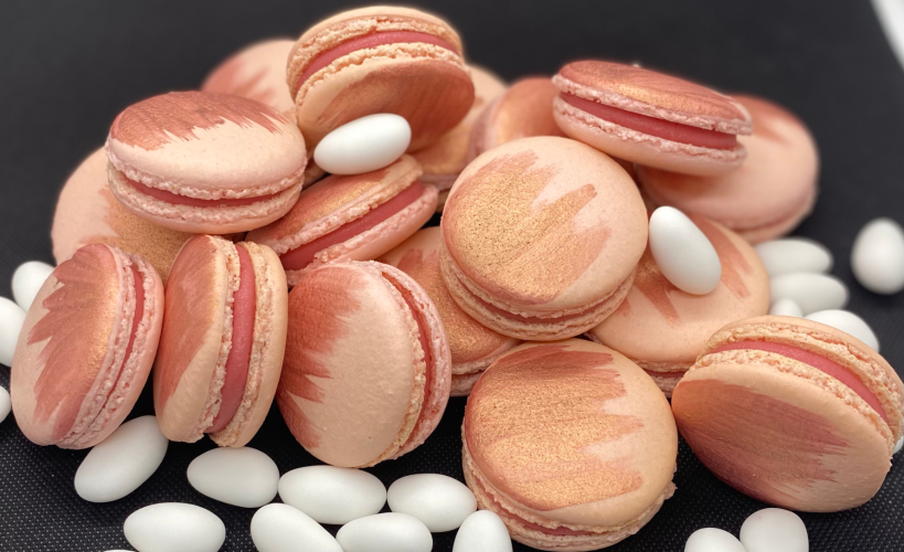 golden pink macaron copertina